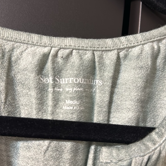 Soft surroundings top - Picture 2 of 4